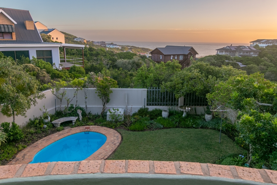 4 Bedroom Property for Sale in Cola Beach Western Cape